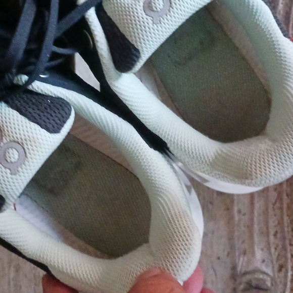 ON CLOUD - Picture 11 of 12